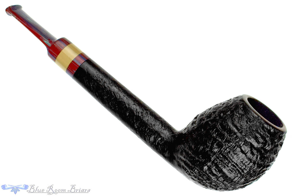 Blue Room Briars is proud to present this Bonsai Pipes By Tobias Höse Ring Blast Egg with Ebonite