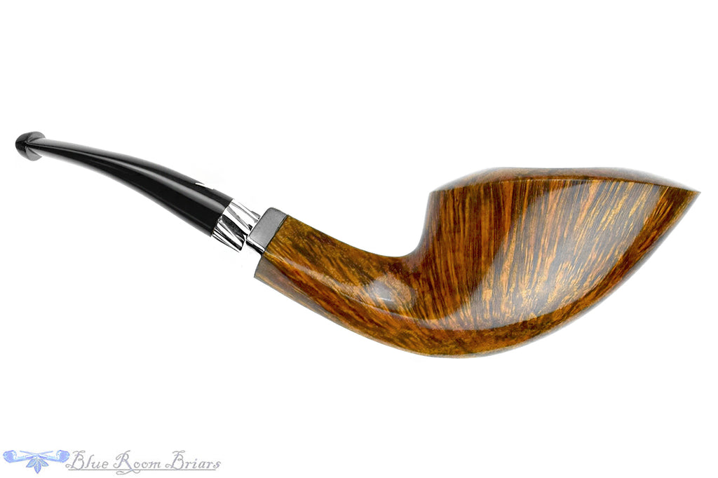 Blue Room Briars is proud to present this Fiamma di Re Flammata Crown Bent Fan Dublin with Diamond Shank and Silver