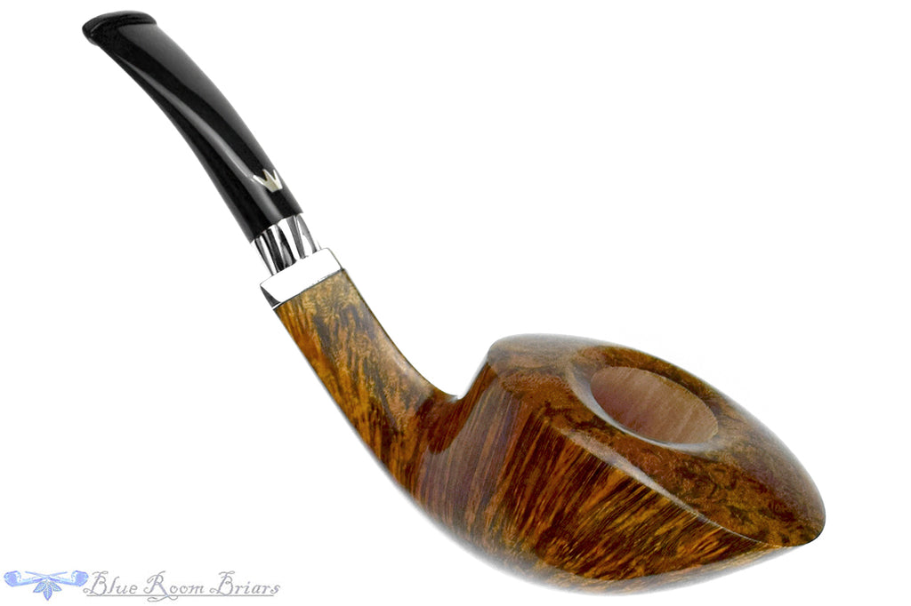 Blue Room Briars is proud to present this Fiamma di Re Flammata Crown Bent Fan Dublin with Diamond Shank and Silver