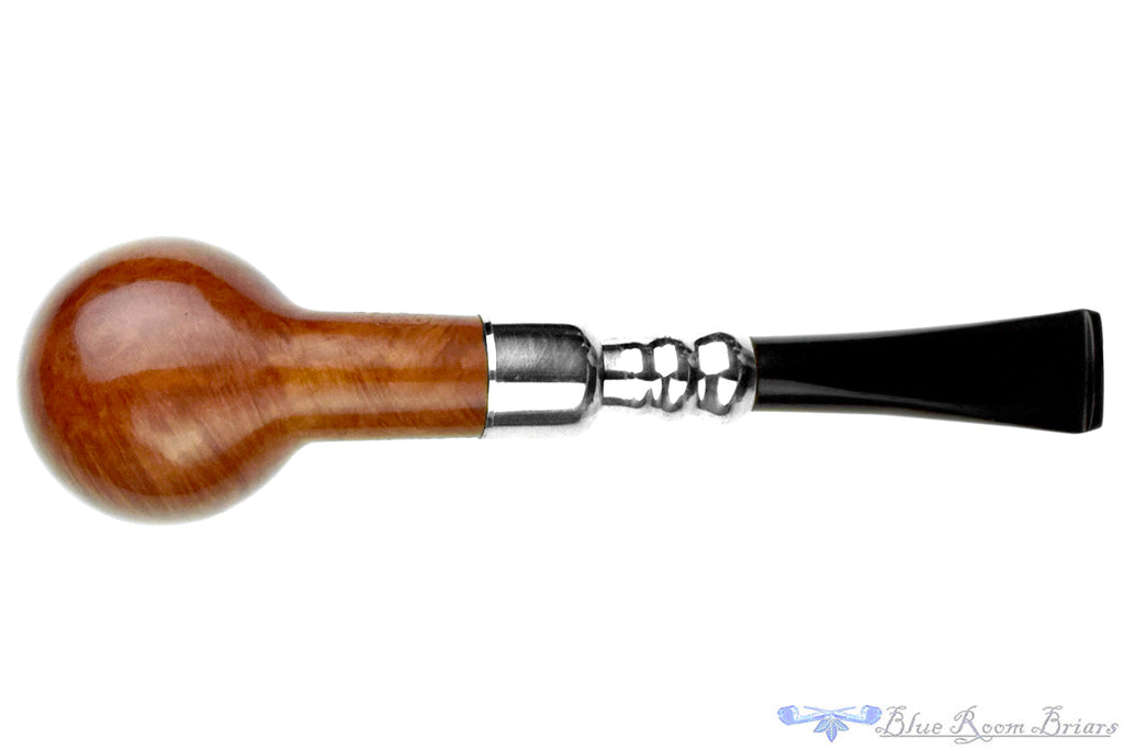 Blue Room Briars is proud to present this Ashton Sovereign XXX (1989 Make) Billiard with Silver Spigot Estate Pipe
