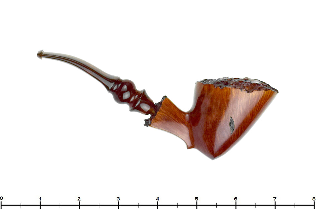 Blue Room Briars is proud to present this Bjarne Handmade Bent Spot Carved Freehand with Plateaux