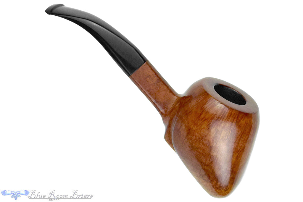 Blue Room Briars is proud to present this Charatan Selected (Lane Era) Titan Freehand Estate Pipe