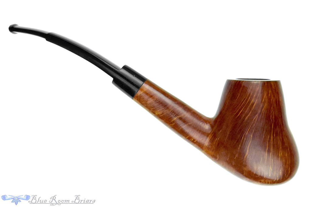 Blue Room Briars is proud to present this Charatan Executive Bent Freehand Estate Pipe