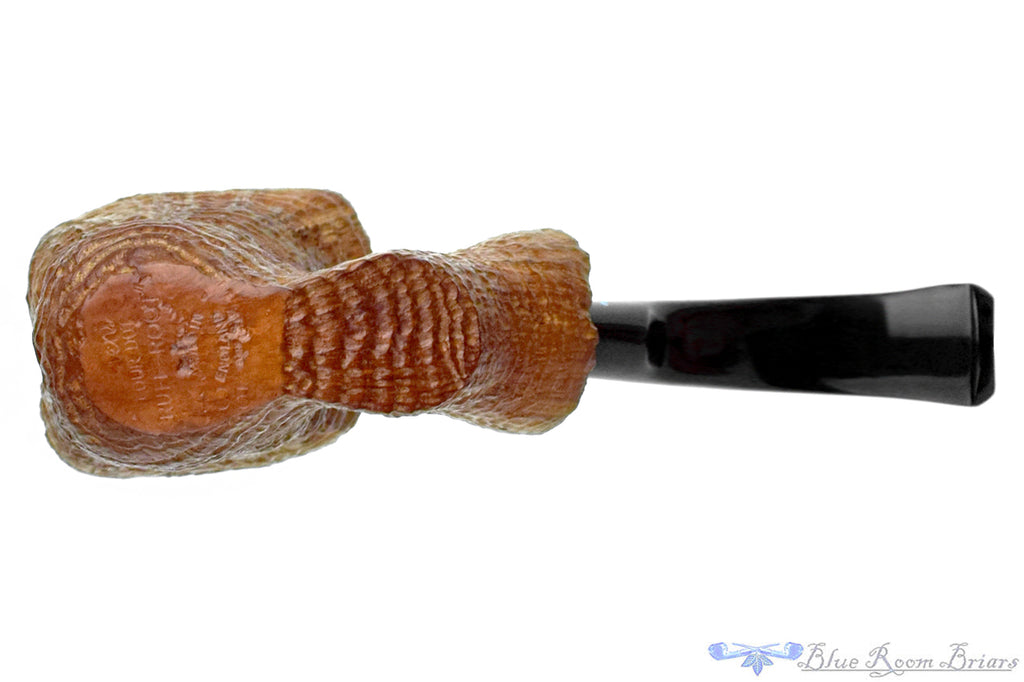 Blue Room Briars is proud to present this Sasieni Four Dot Ruff-Root 105 Bent Sandblast Freehand with Plateaux Estate Pipe