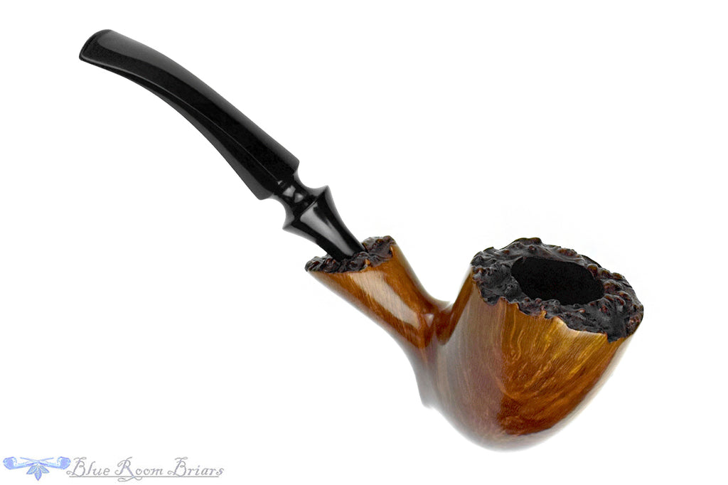 Blue Room Briars is proud to present this Viggo Nielsen Bent Freehand with Plateaux Estate Pipe