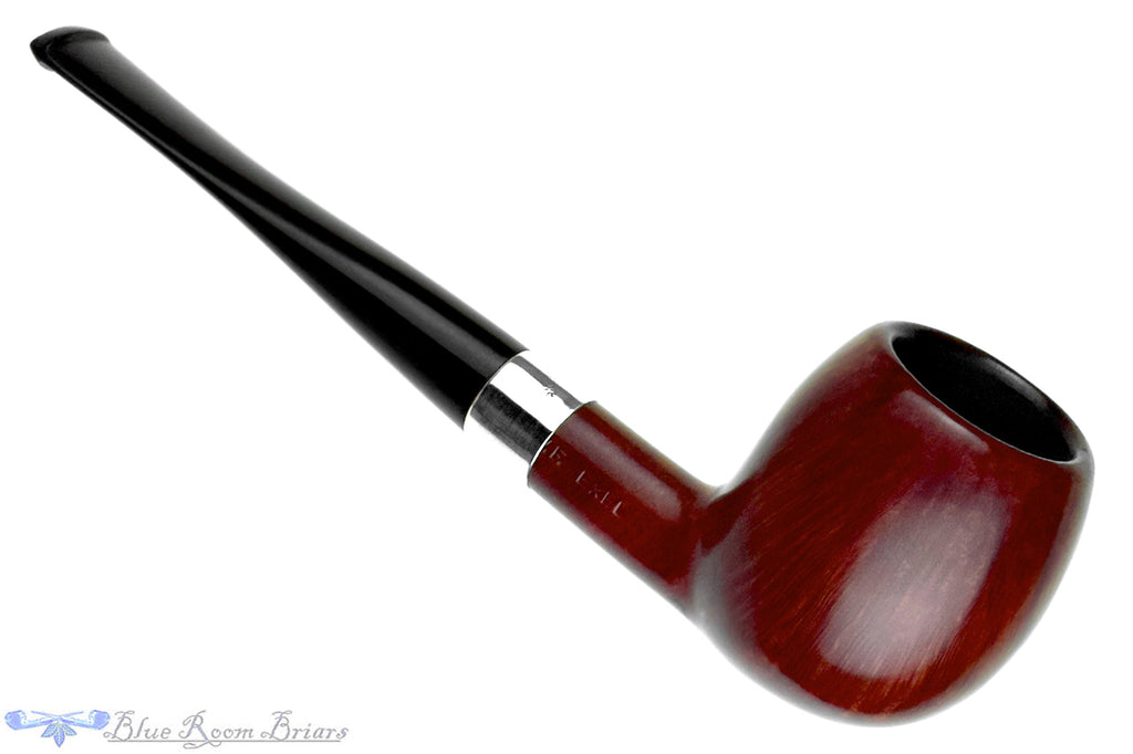 Blue Room Briars is proud to present this Barling EXEL 5221 Apple Estate Pipe with Silver Repair Band