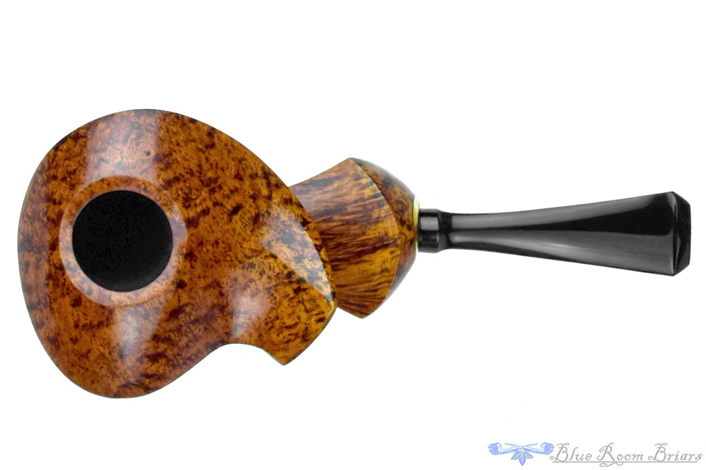 Blue Room Briars is proud to present this David Huber Pipe Dublin with Rim Fin
