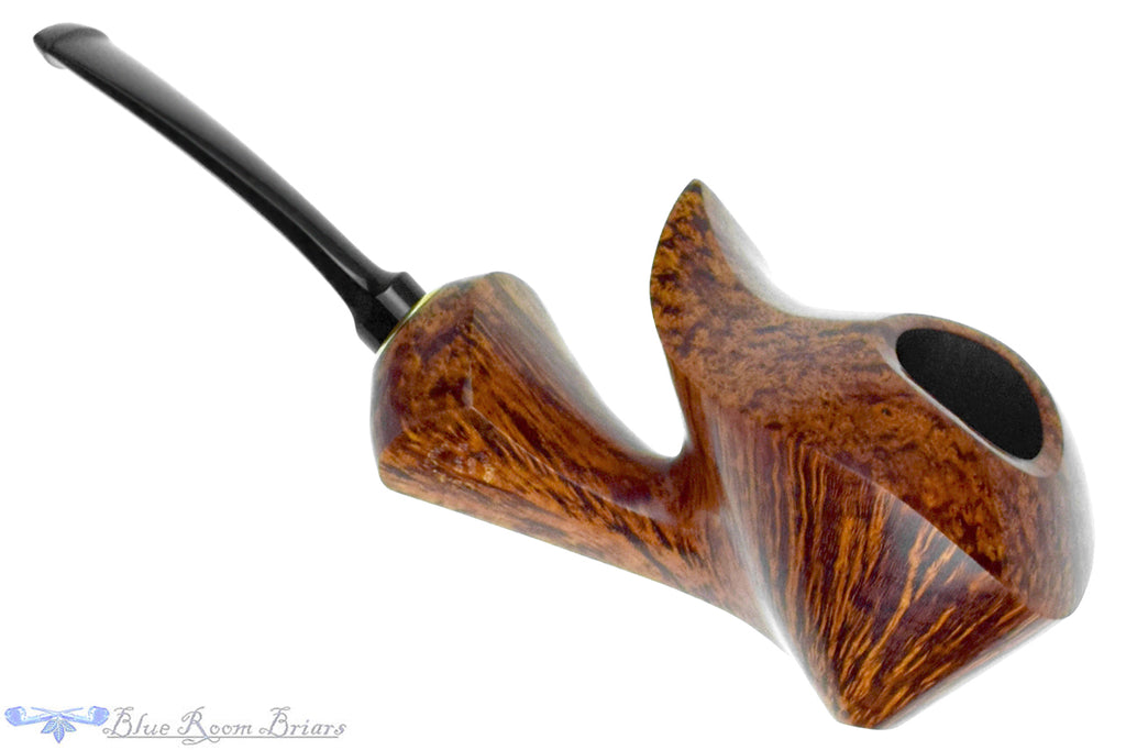 Blue Room Briars is proud to present this David Huber Pipe Dublin with Rim Fin