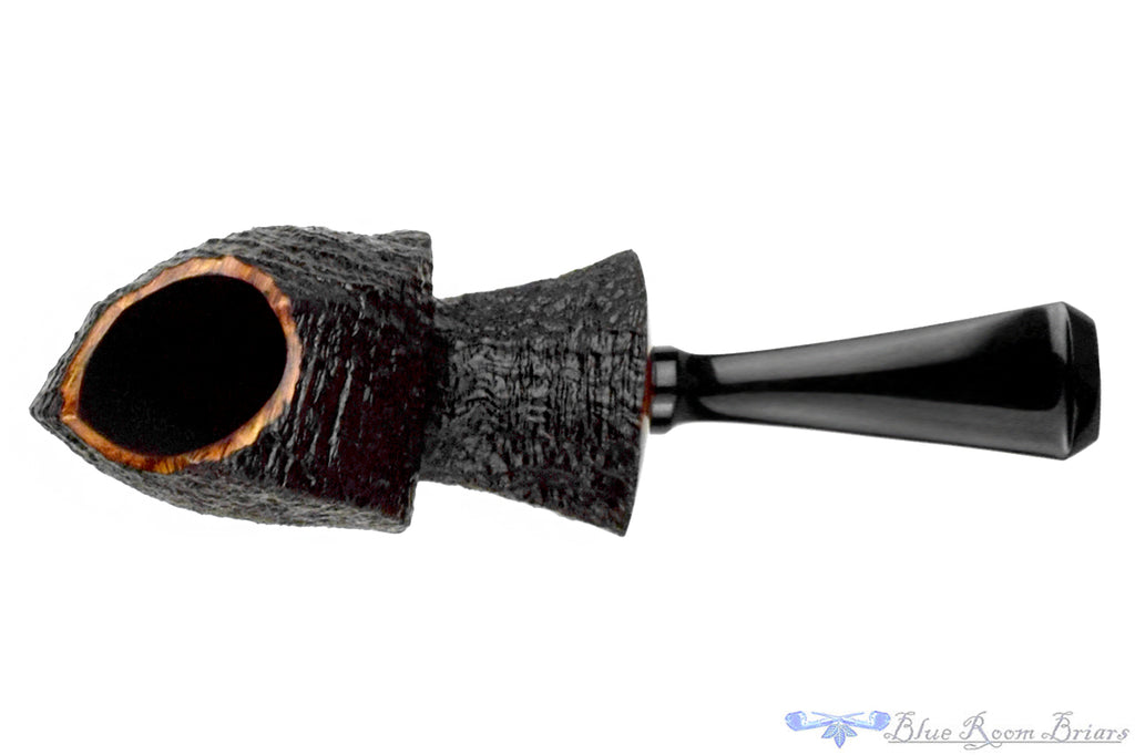 Blue Room Briars is proud to present this David Huber Pipe Compact Samegawara Fugu Blowfish