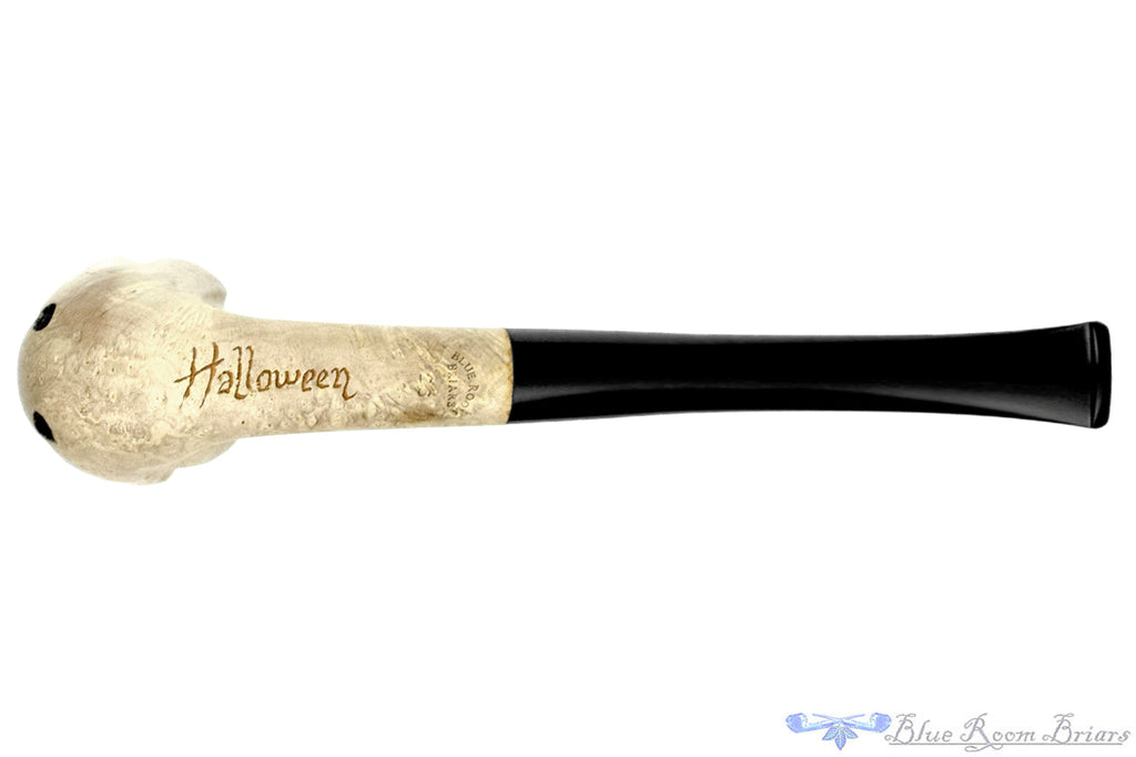 Blue Room Briars is proud to present this Blue Room Briars Pipe 2026 Halloween Bent Ghost Dublin