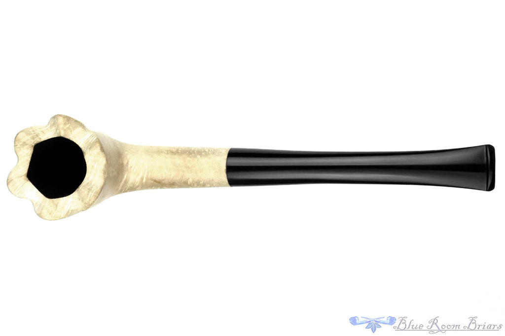 Blue Room Briars is proud to present this Blue Room Briars Pipe 2026 Halloween Bent Ghost Dublin