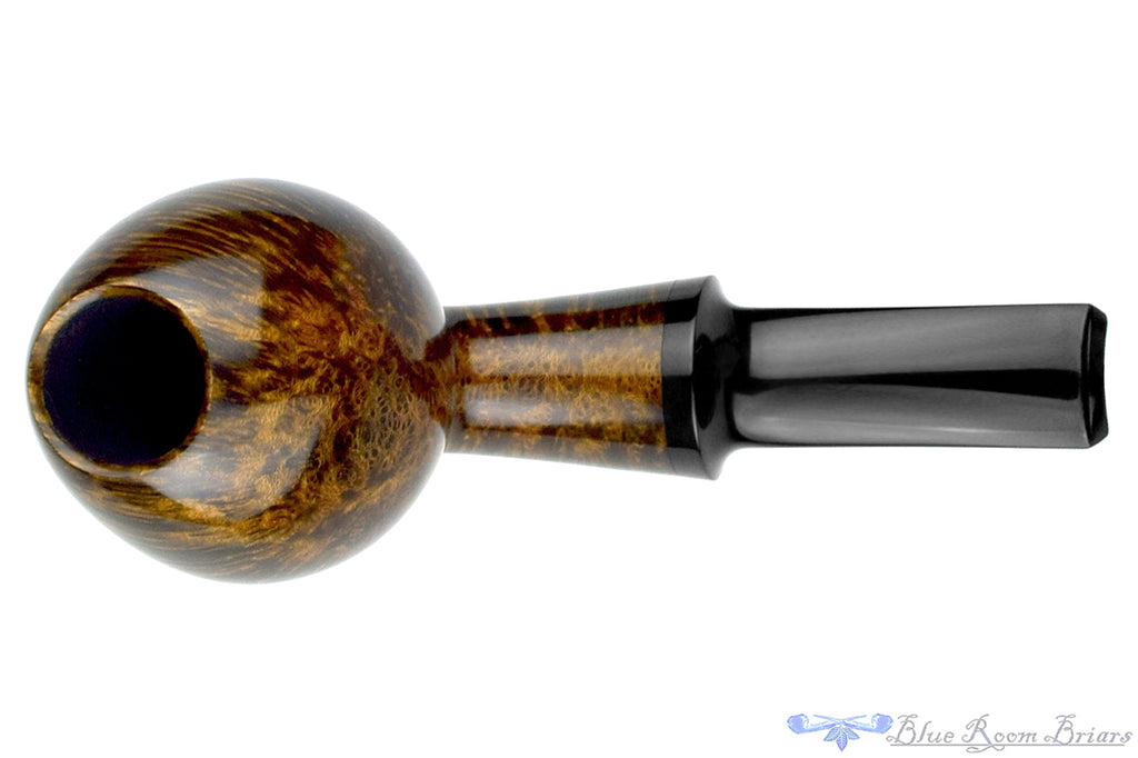 Blue Room Briars is proud to present this Jesse Jones Pipe 5323 High Contrast Bent Cobra