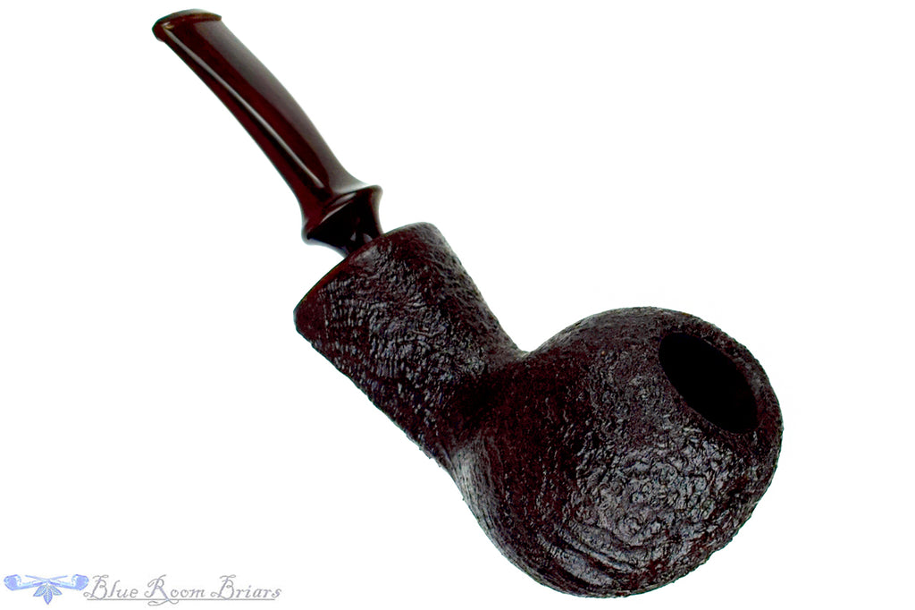Blue Room Briars is proud to present this R.C. Sands Pipe Bent Sandblast Egg