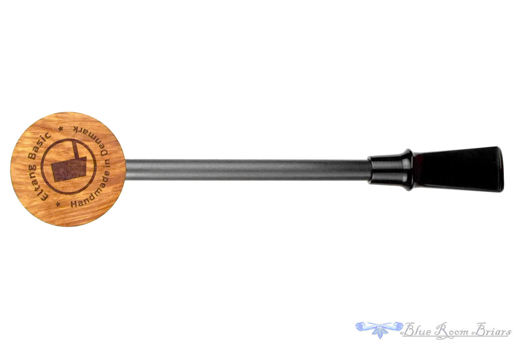 Blue Room Briars is proud to present this Eltang Basic Duke Poker Sitter with Carbon Fiber and Windcap Estate Pipe