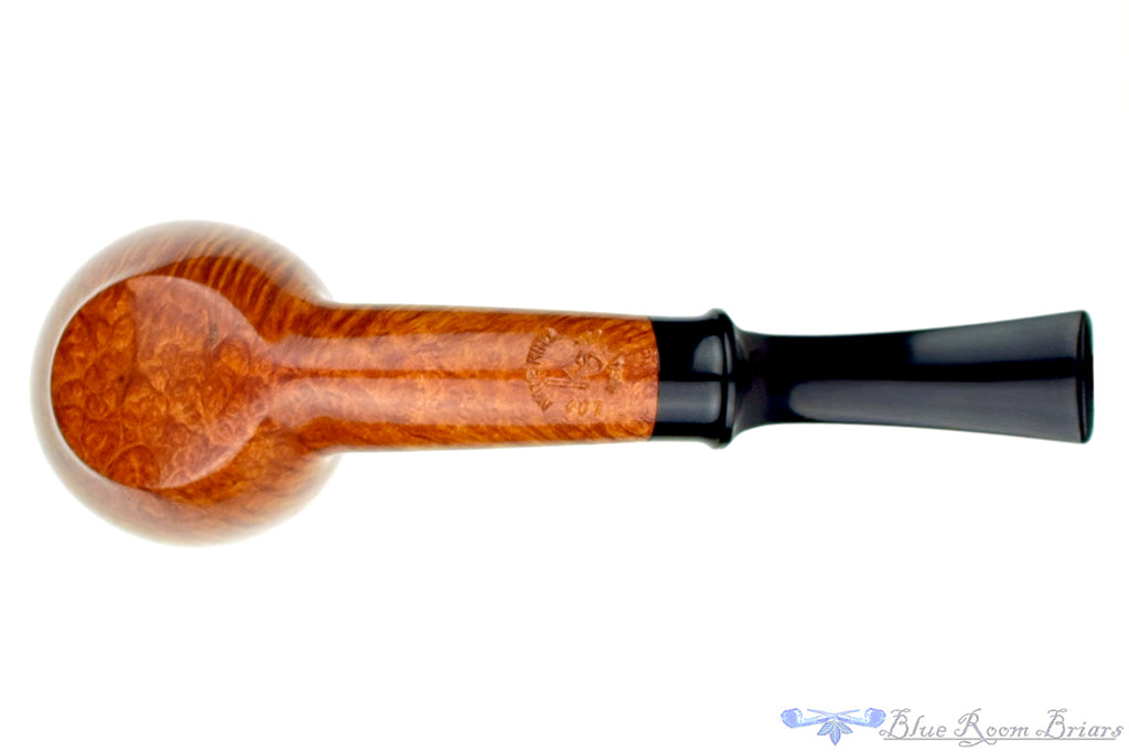 Blue Room Briars is proud to present this Nate King Pipe 407 Smooth Dublin