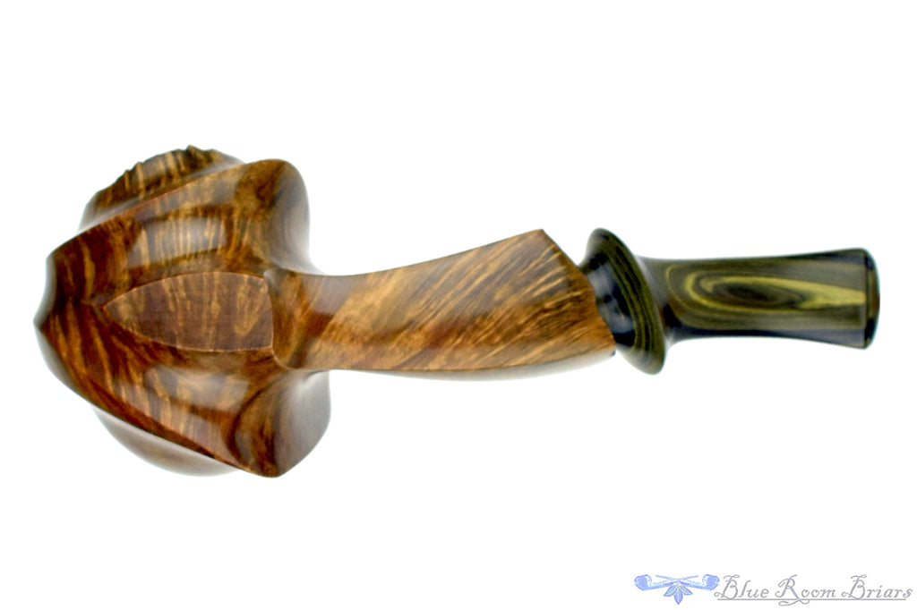Blue Room Briars is proud to present this Marinko Neralić Pipe 1/4 Bent Asymmetric Blowfish Sitter with Plateau