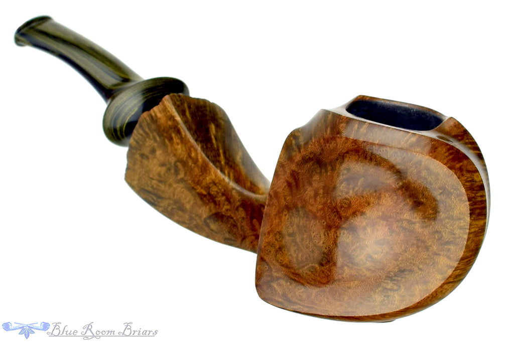 Blue Room Briars is proud to present this Marinko Neralić Pipe 1/4 Bent Asymmetric Blowfish Sitter with Plateau