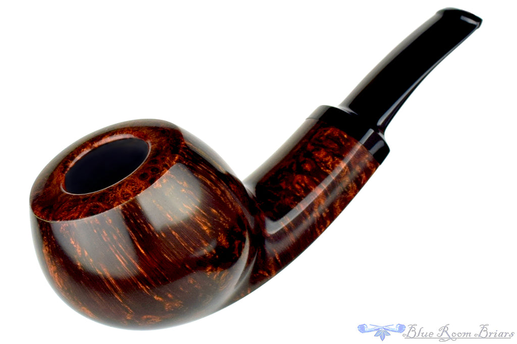 Blue Room Briars is proud to present this Alexander Sokolik Pipe Smooth Danish Apple