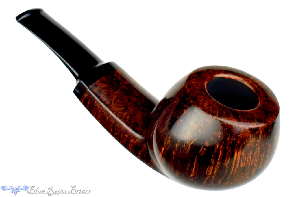 Blue Room Briars is proud to present this Alexander Sokolik Pipe Smooth Danish Apple