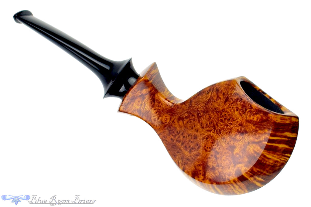 Blue Room Briars is proud to present this Jonas Rosengren Pipe Smooth Blowfish
