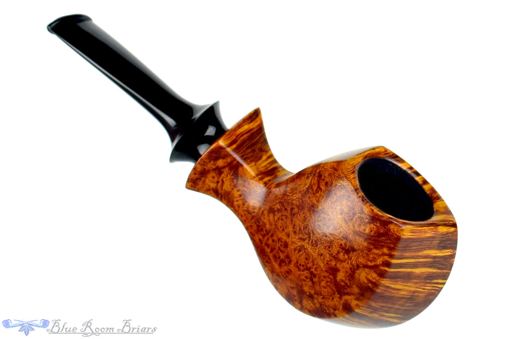 Blue Room Briars is proud to present this Jonas Rosengren Pipe Smooth Blowfish