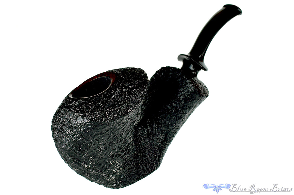 Blue Room Briars is proud to present this David S. Huber Pipe Black Blast Three Panel Freehand Sitter