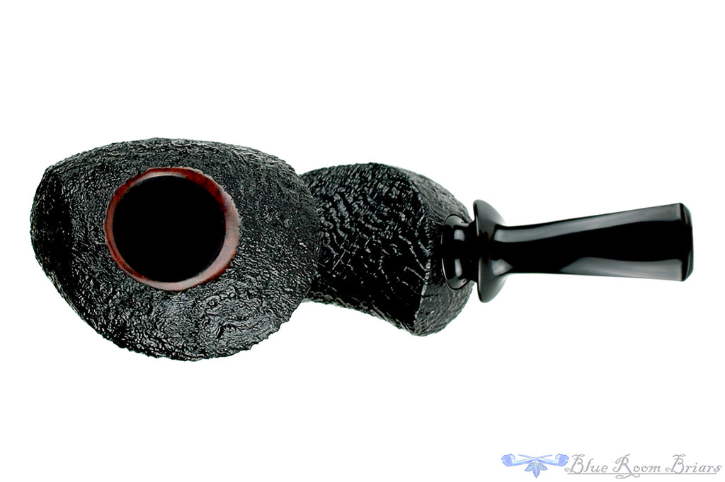 Blue Room Briars is proud to present this David S. Huber Pipe Black Blast Three Panel Freehand Sitter