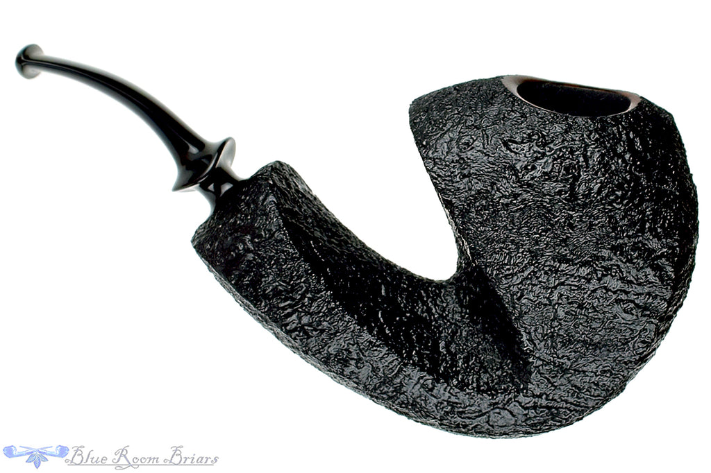 Blue Room Briars is proud to present this David S. Huber Pipe Black Blast Three Panel Freehand Sitter