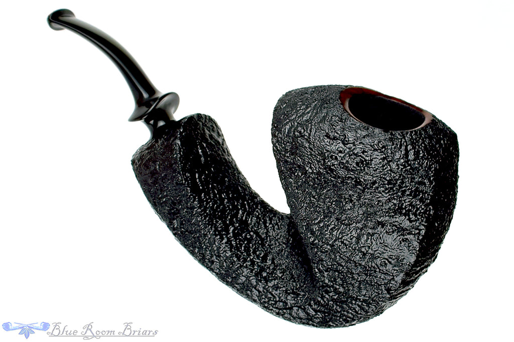 Blue Room Briars is proud to present this David S. Huber Pipe Black Blast Three Panel Freehand Sitter
