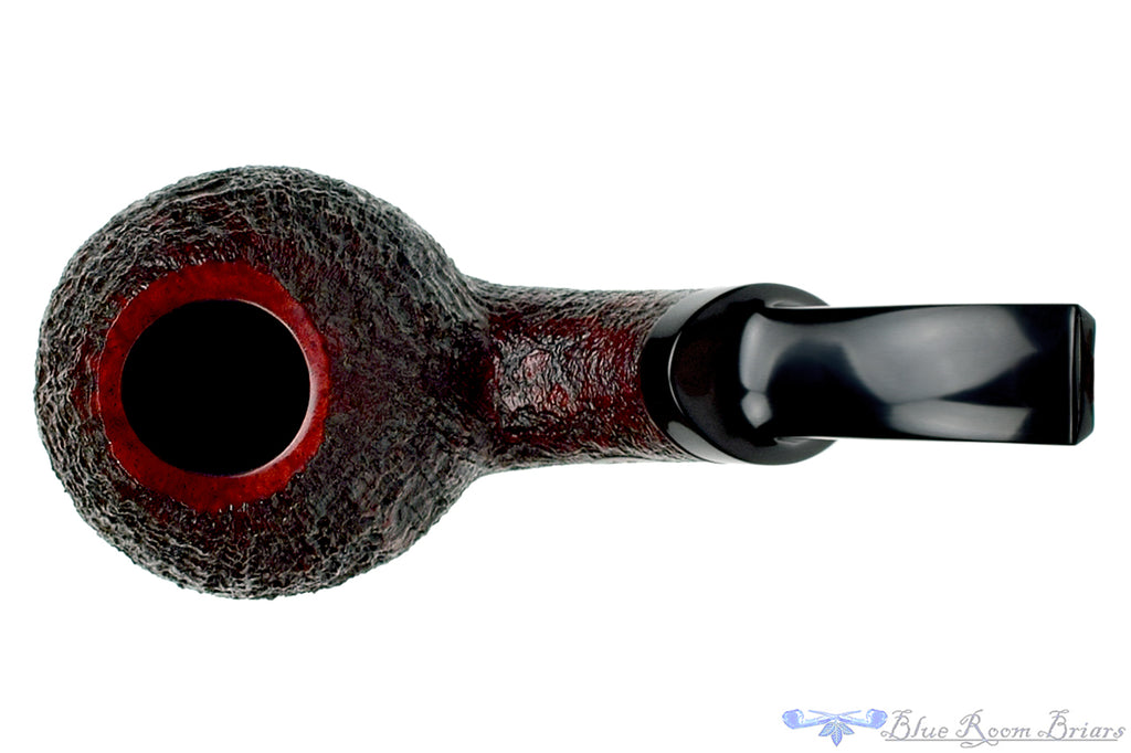 Blue Room Briars is proud to present this David S. Huber Pipe 1/2 Bent Sandblast Egg