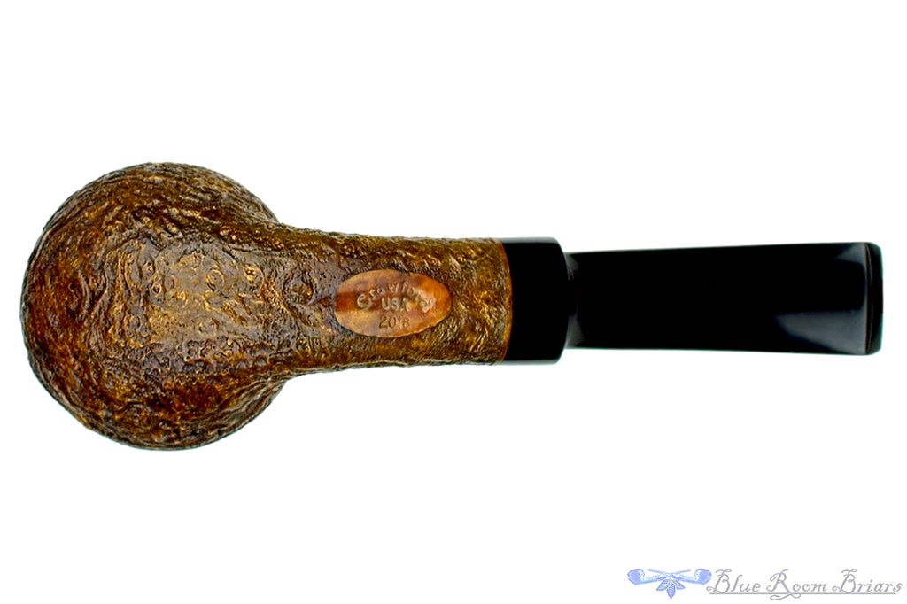 Blue Room Briars is proud to present this Jerry Crawford Pipe Ring Blast Bent Apple