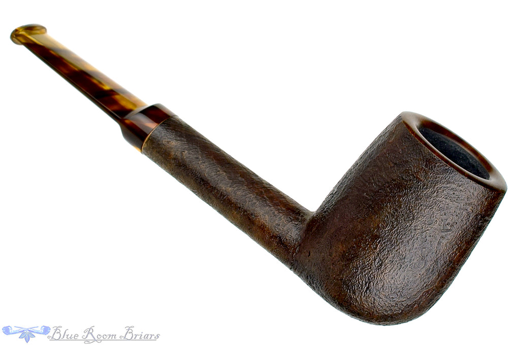 Blue Room Briars is proud to present this Charl Goussard Pipe Sandblast Lovat with Acrylic