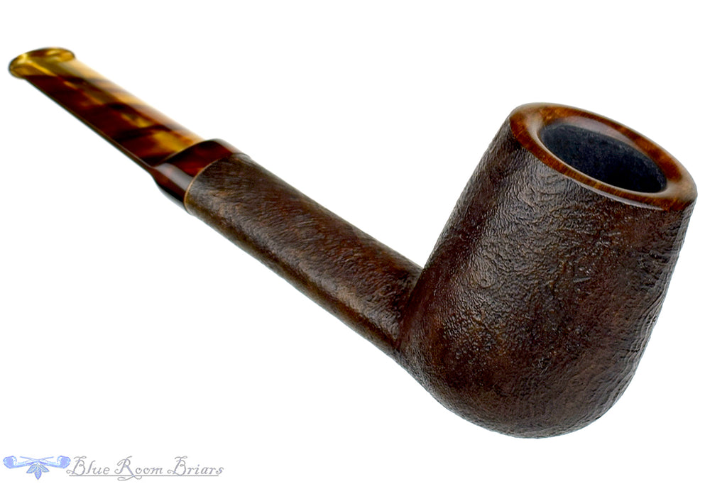 Blue Room Briars is proud to present this Charl Goussard Pipe Sandblast Lovat with Acrylic