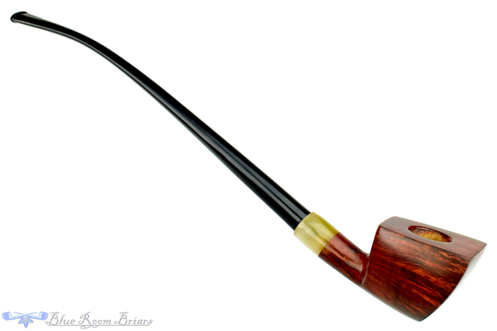 Blue Room Briars is proud to present this RC Sands Pipe Racing Shield Churchwarden with Acrylic Ferrule