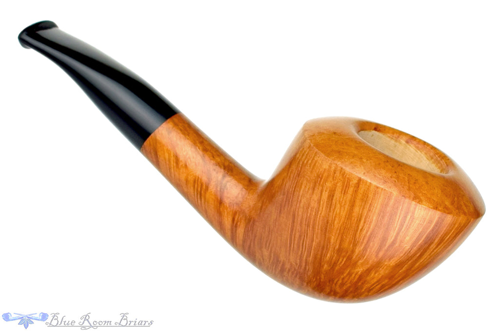 Blue Room Briars is proud to present this RC Sands Pipe 1/4 Bent Straight Grain Dublin
