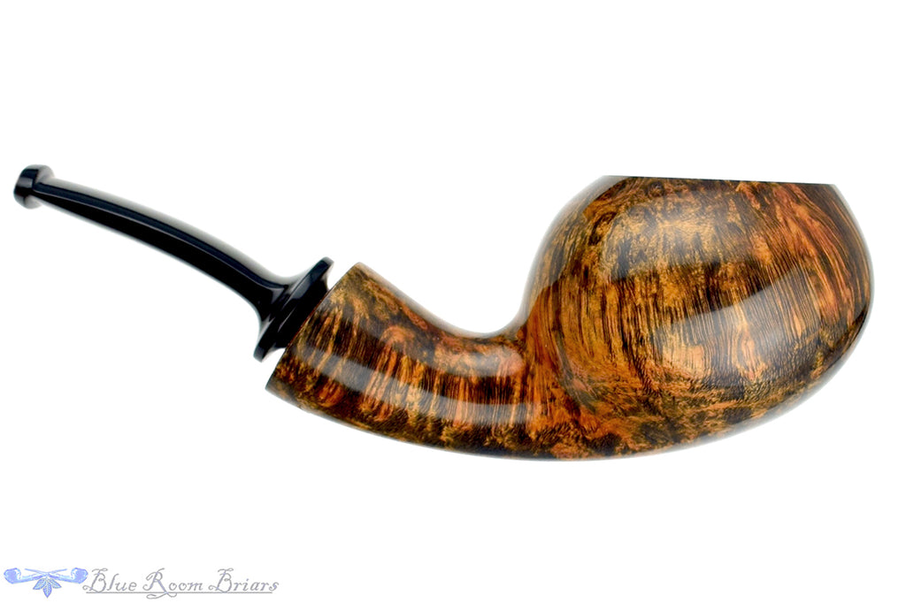 Blue Room Briars is proud to present this Benjamin Westerheide Pipe 1/4 Bent Squat Tomato with Brass