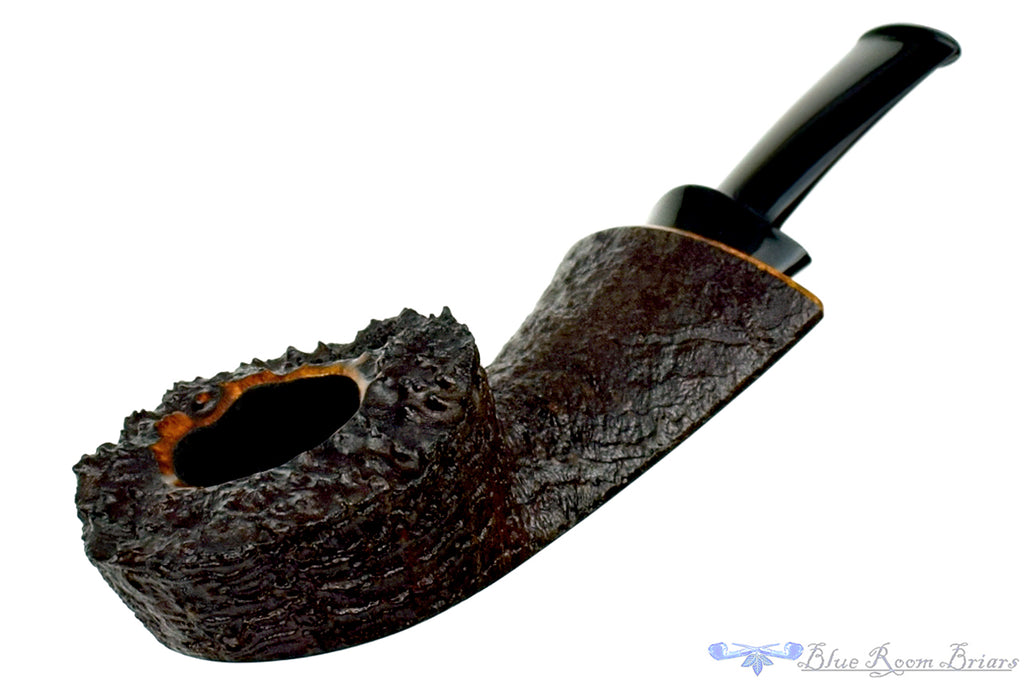 Blue Room Briars is proud to present this David Huber Pipe Sandblast Speeding Wide Shank Dublin with Plateau