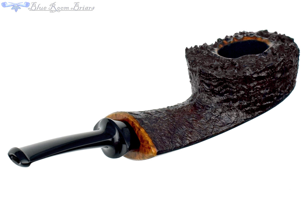 Blue Room Briars is proud to present this David Huber Pipe Sandblast Speeding Wide Shank Dublin with Plateau