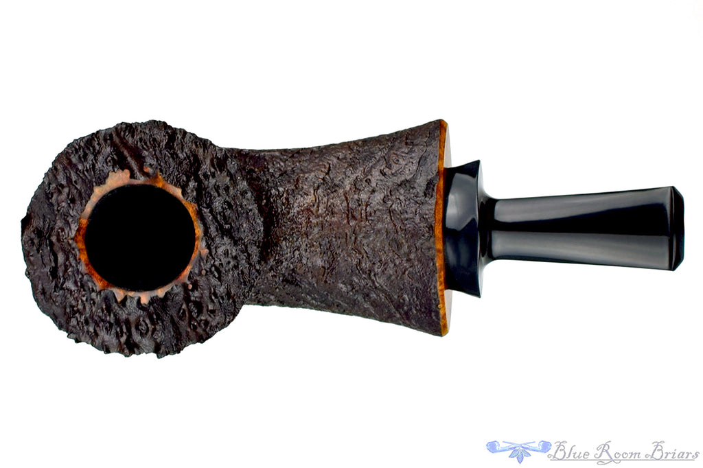 Blue Room Briars is proud to present this David Huber Pipe Sandblast Speeding Wide Shank Dublin with Plateau