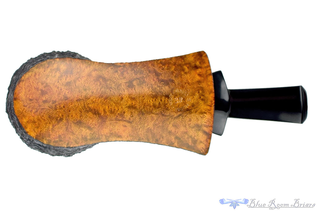 Blue Room Briars is proud to present this David Huber Pipe Sandblast Speeding Wide Shank Dublin with Plateau