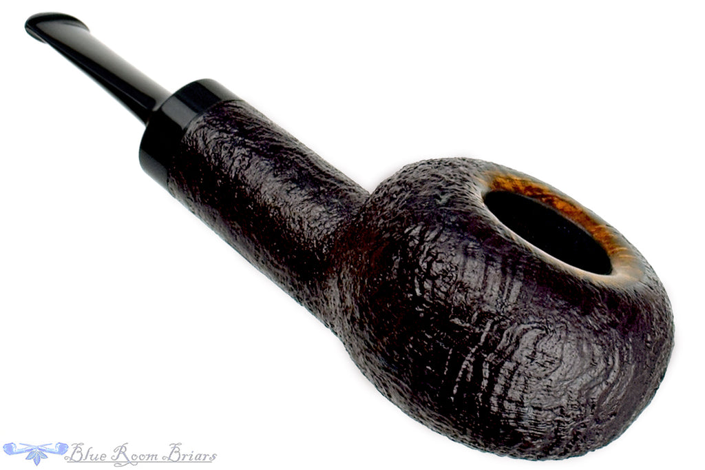 Blue Room Briars is proud to present this David Huber Pipe Sandblast Tomato