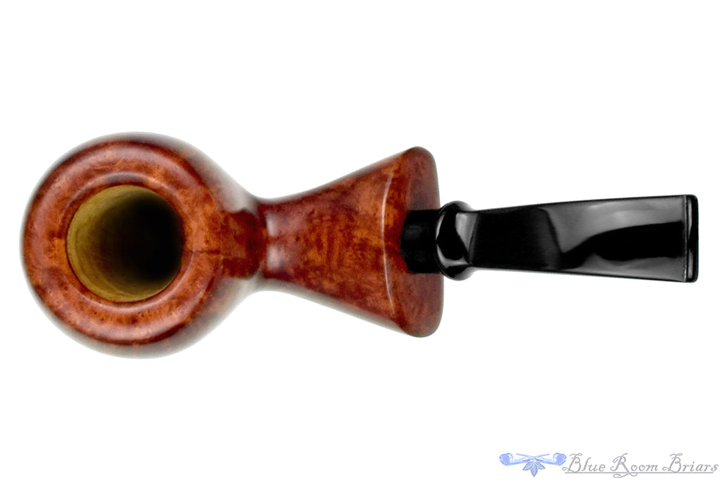 Blue Room Briars is proud to present this RC Sands Pipe Bent Smooth Pot