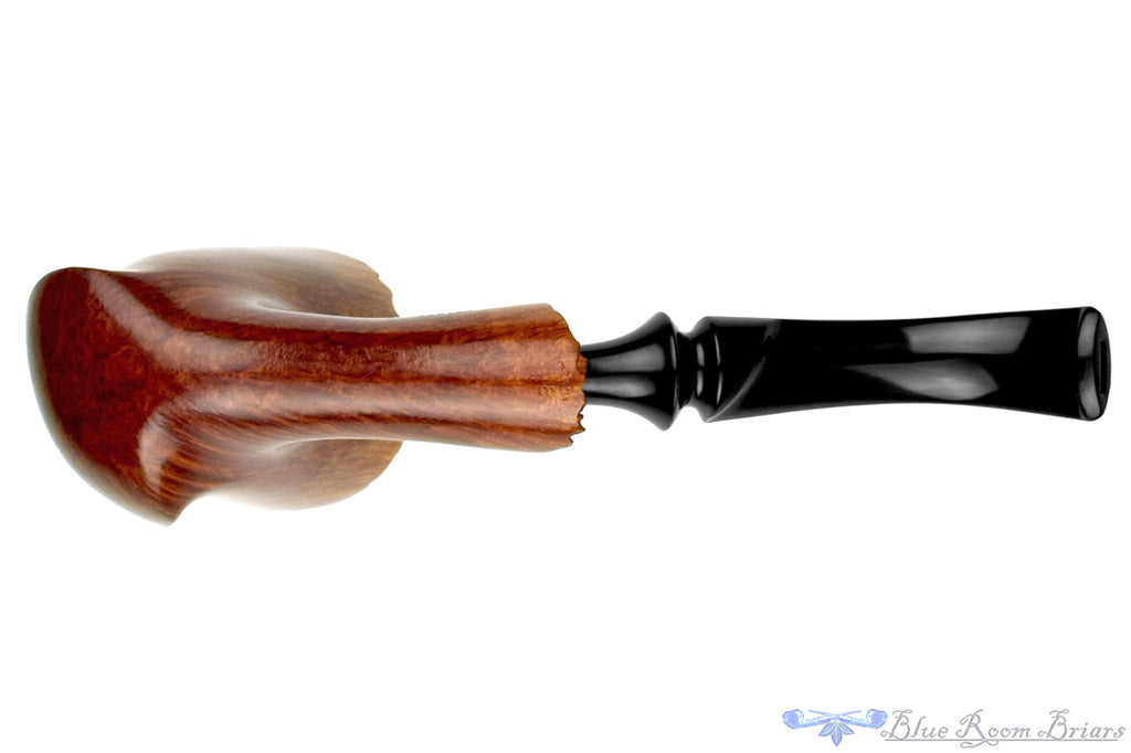 Blue Room Briars is proud to present this Savinelli Autograph 8 Bent Freehand with Plateaux Estate Pipe