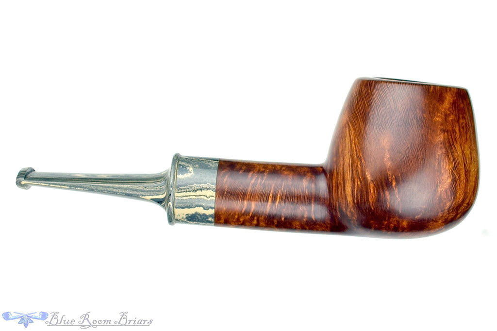 Blue Room Briars is proud to present this Joe Hinkle Pipe Apple with Brindle