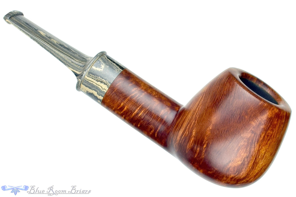 Blue Room Briars is proud to present this Joe Hinkle Pipe Apple with Brindle