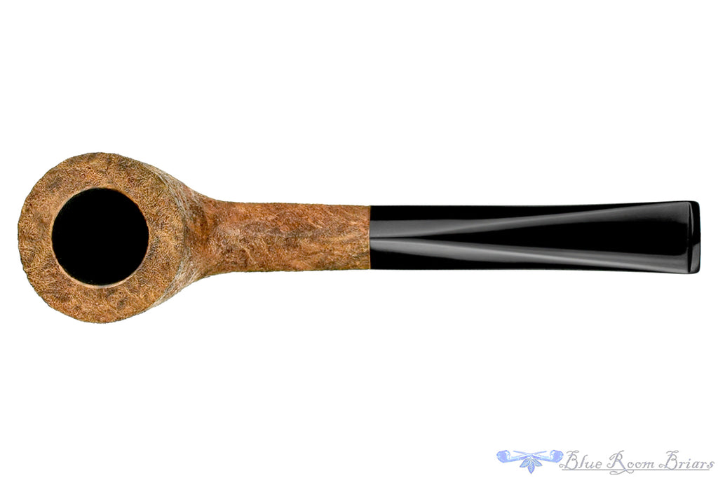 Blue Room Briars is proud to present this Jerry Crawford Pipe Contrast Blast Dublin with Diamond Shank