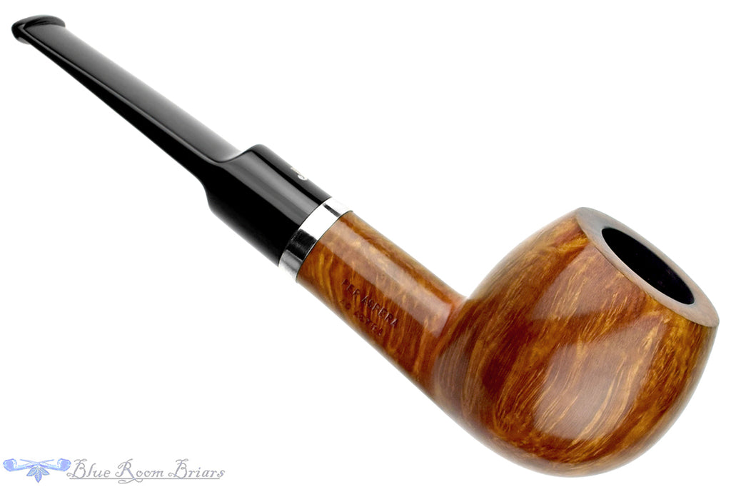 Blue Room Briars is proud to present this Ser Jacopo Apple L2 (9mm Filter) with Silver Estate Pipe