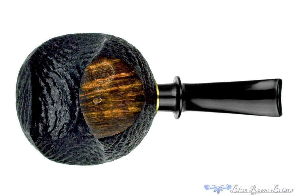 Blue Room Briars is proud to present this Dirk Heinemann Pipe Ring Blast Grainbug with Military Mount