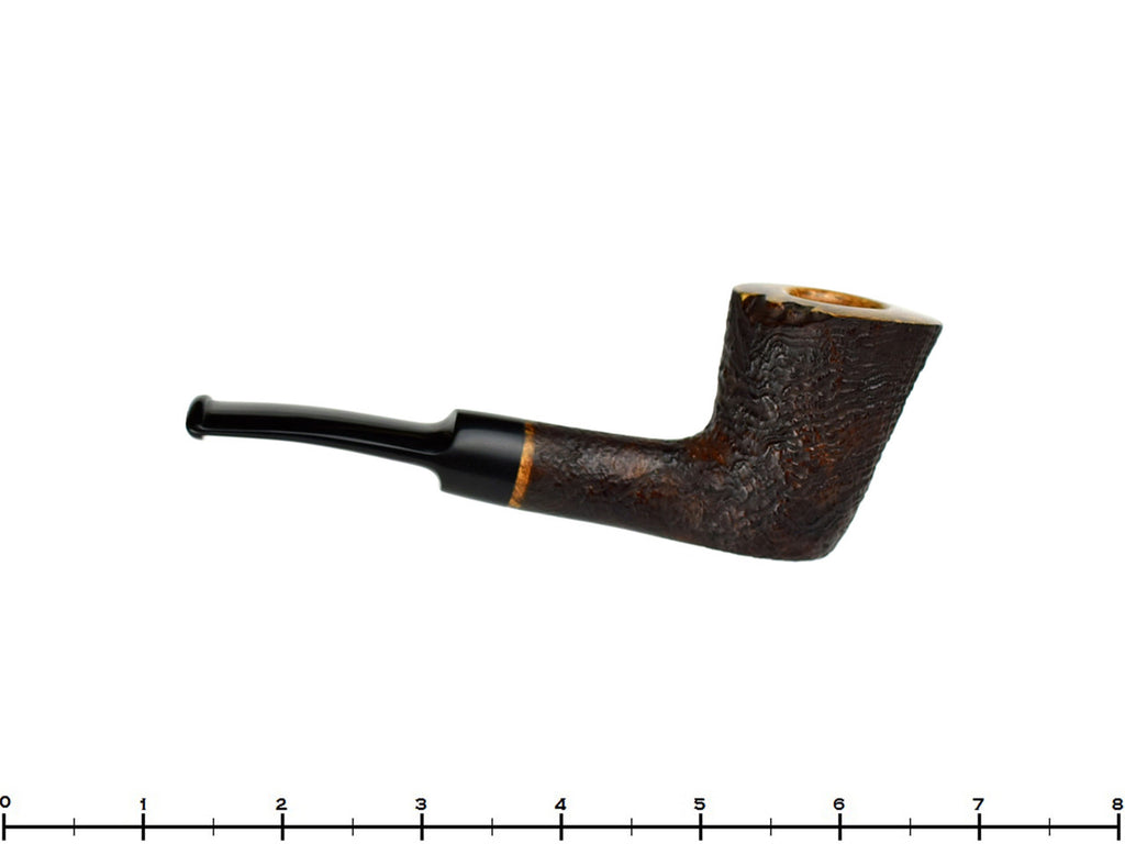 Blue Room Briars is proud to present this RC Sands Pipe Sandblast Poker Sitter with Plateau