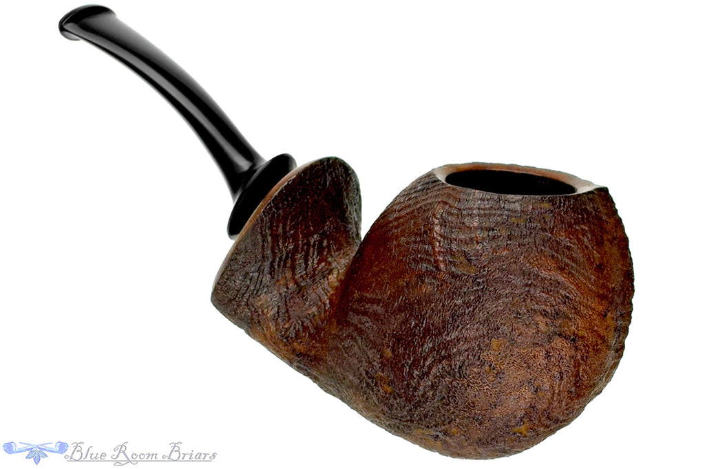 Blue Room Briars is proud to present this David Huber Pipe Sandblast Fugu Blowfish